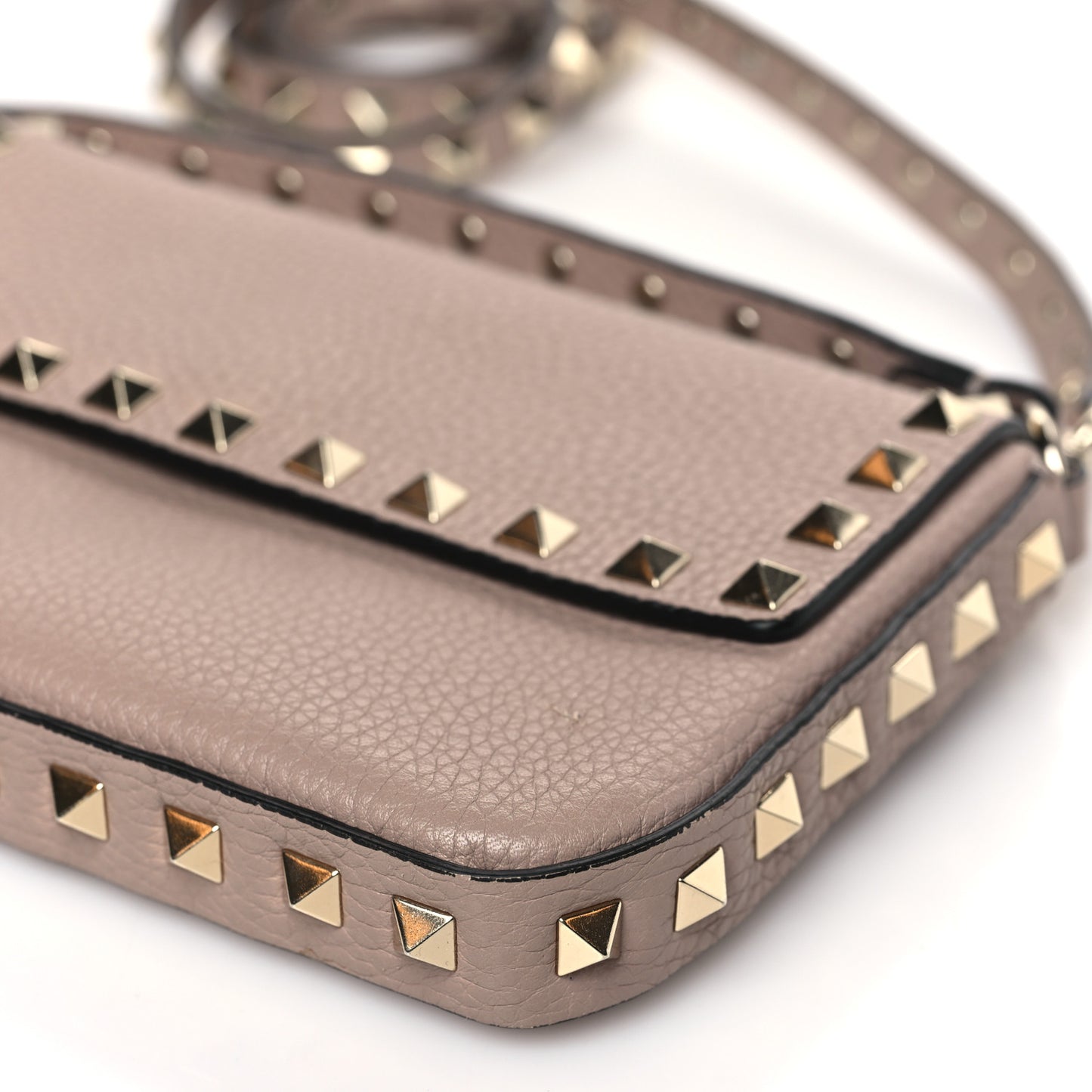 Grainy Calfskin Rockstud Crossbody Pouch Poudre