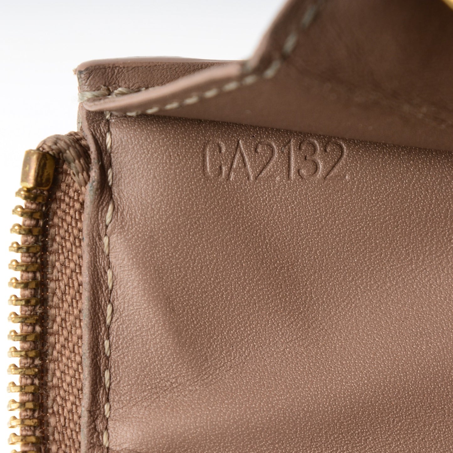 Vernis Key Pouch Beige Poudre