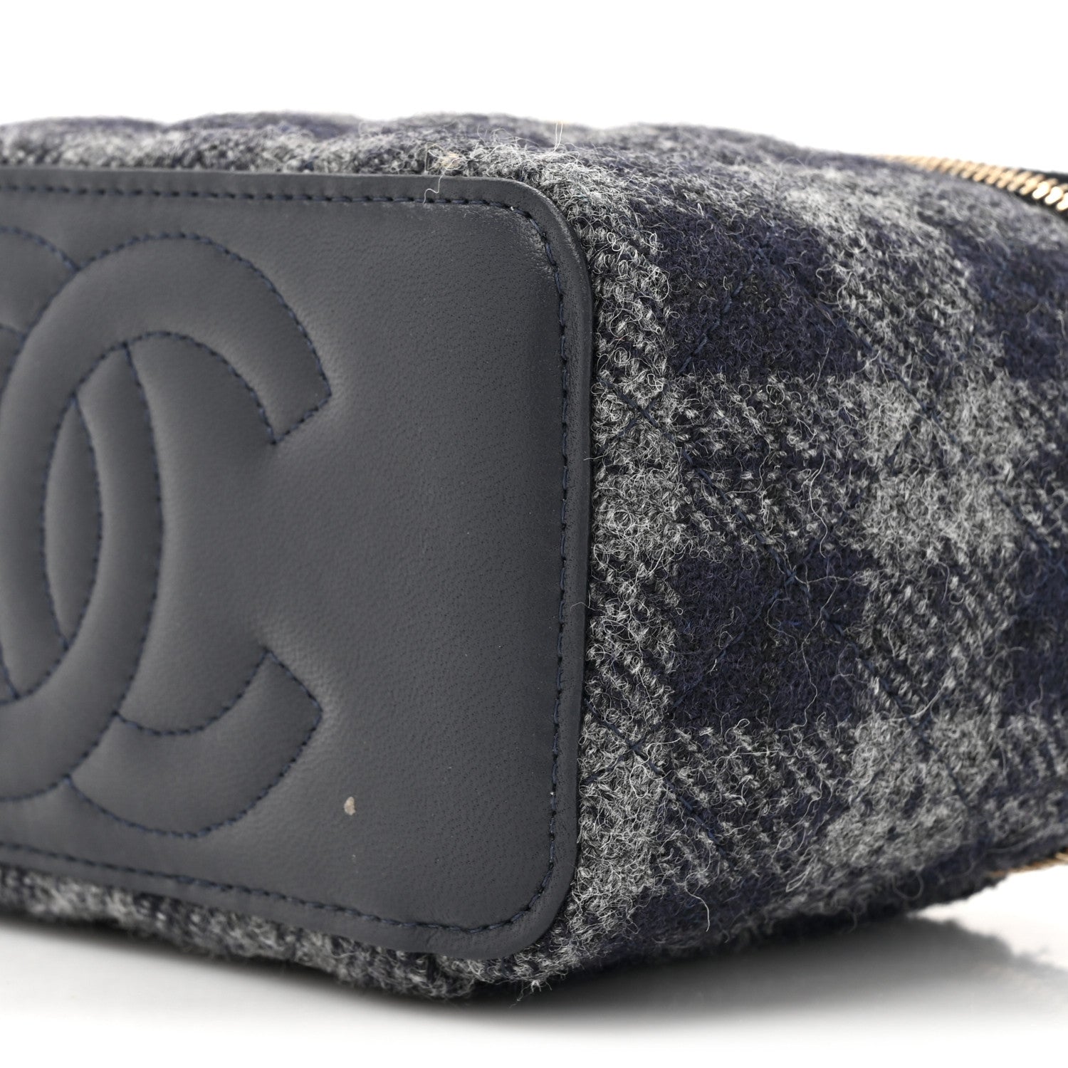 Chanel Wool Plaid Quilted Small Vanity Case With Chain Blue 9 of 10