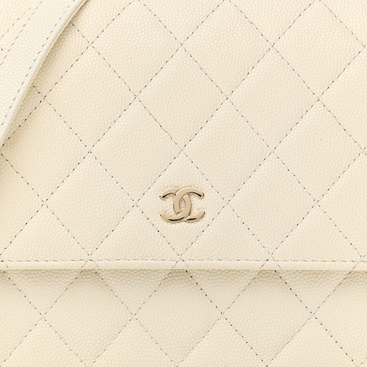 Caviar Quilted Square Wallet On Chain WOC White