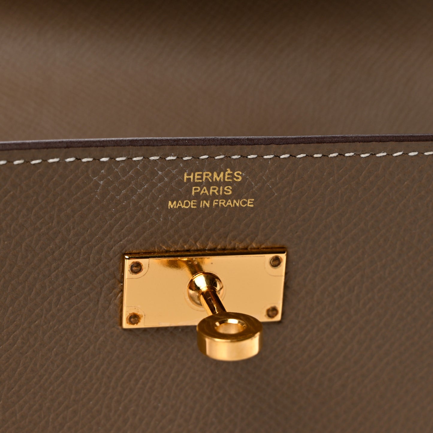 Epsom Kelly Longue Wallet Etoupe