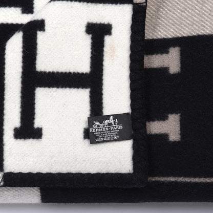 Hermes Wool Cashmere Avalon III Blanket Ecru Black 3 of 3
