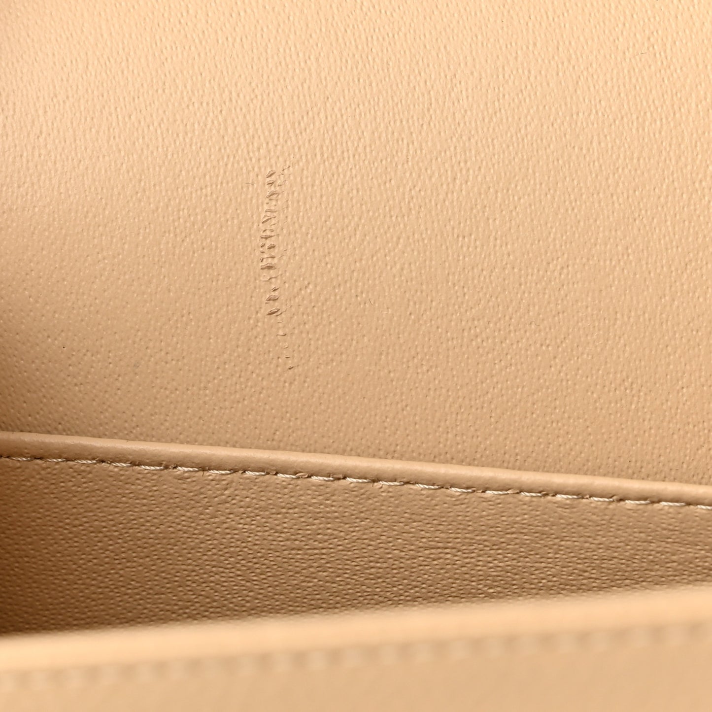 Caviar Quilted Jumbo Double Flap Beige Clair