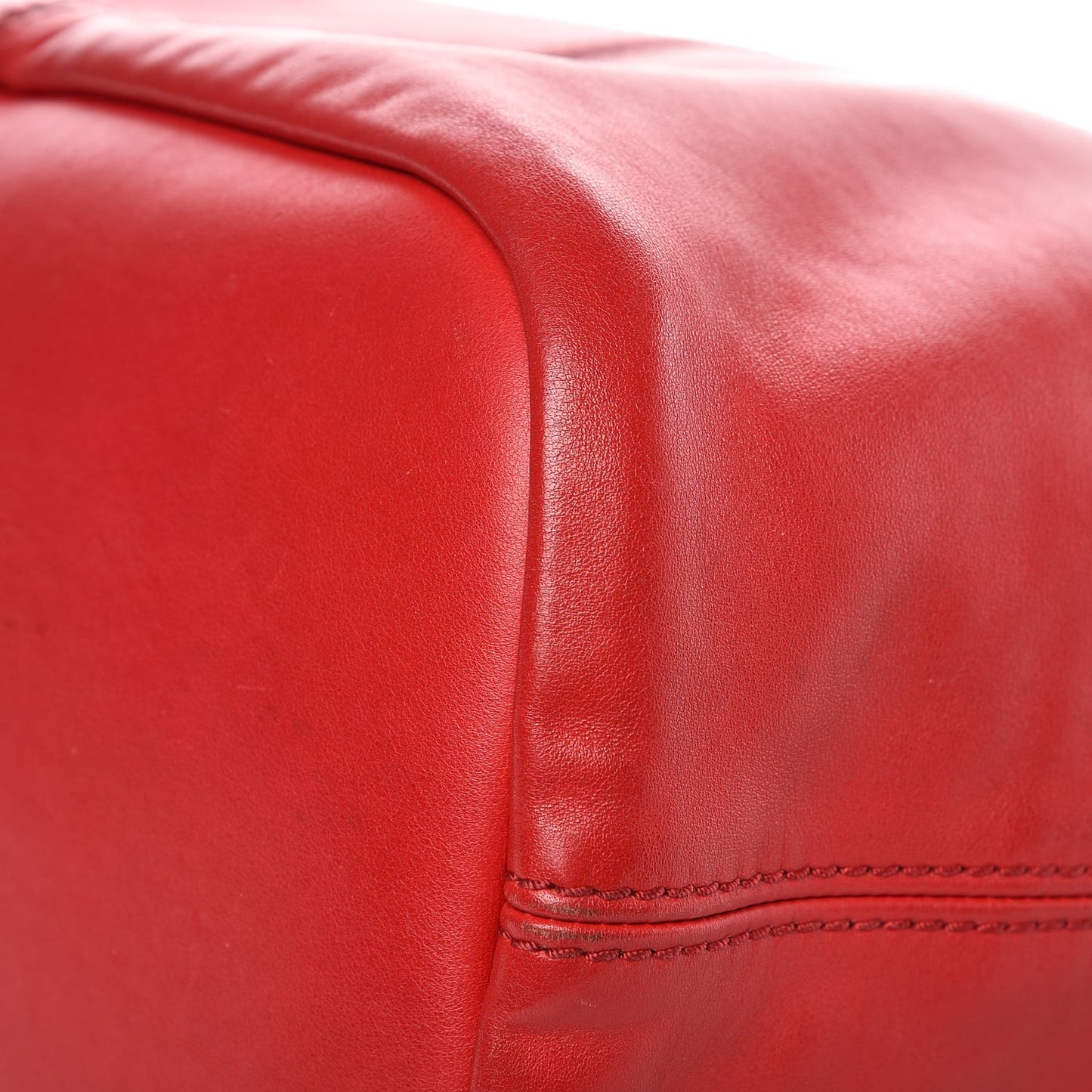 Lambskin Medium Nightingale Red