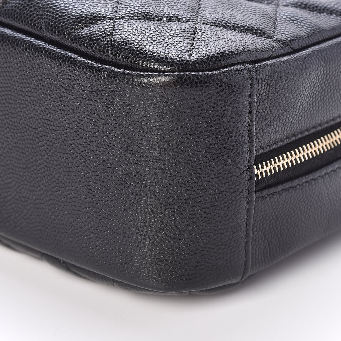 Caviar Quilted Curvy Pouch Cosmetic Case Black