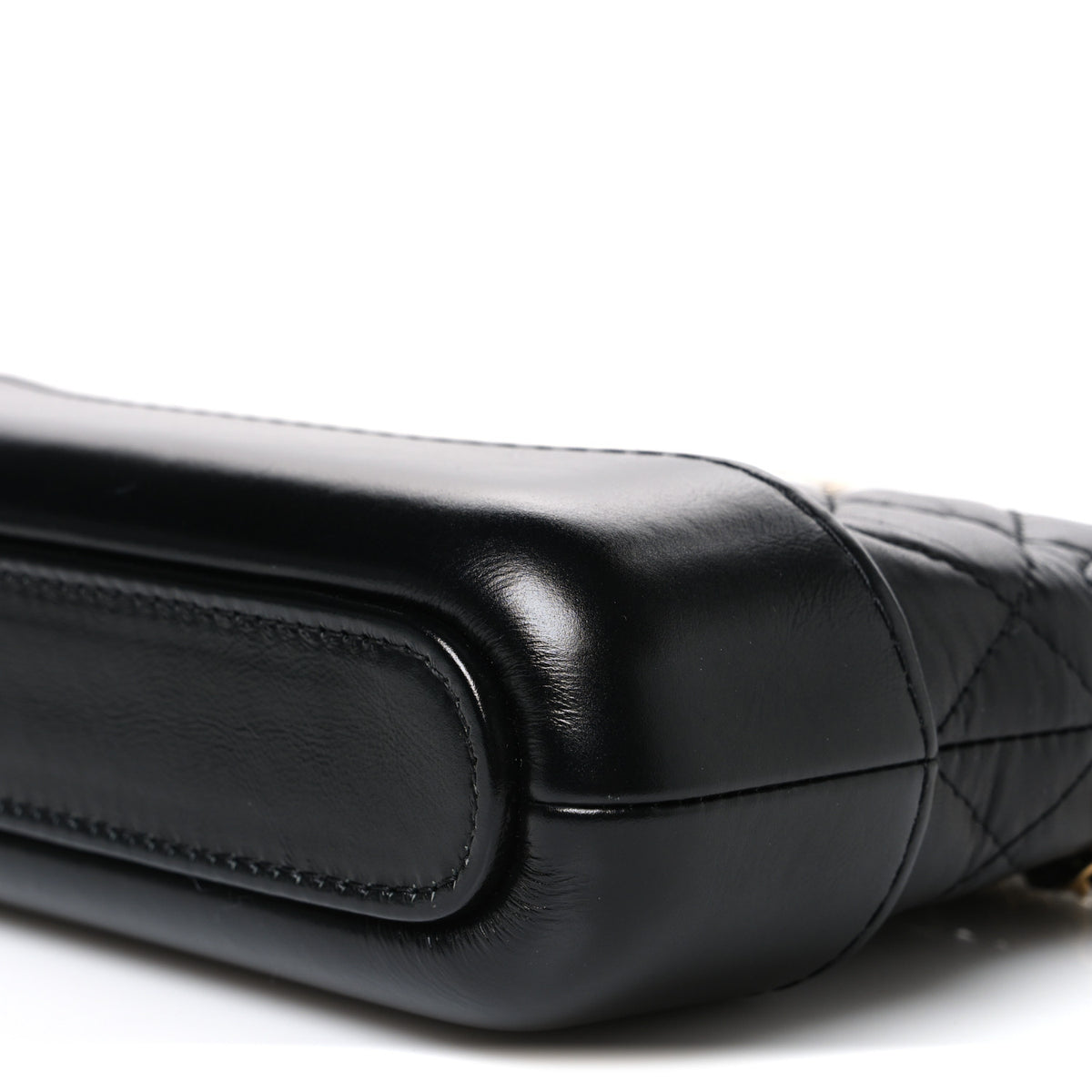 Aged Calfskin Quilted Small Gabrielle Clutch With Chain Black