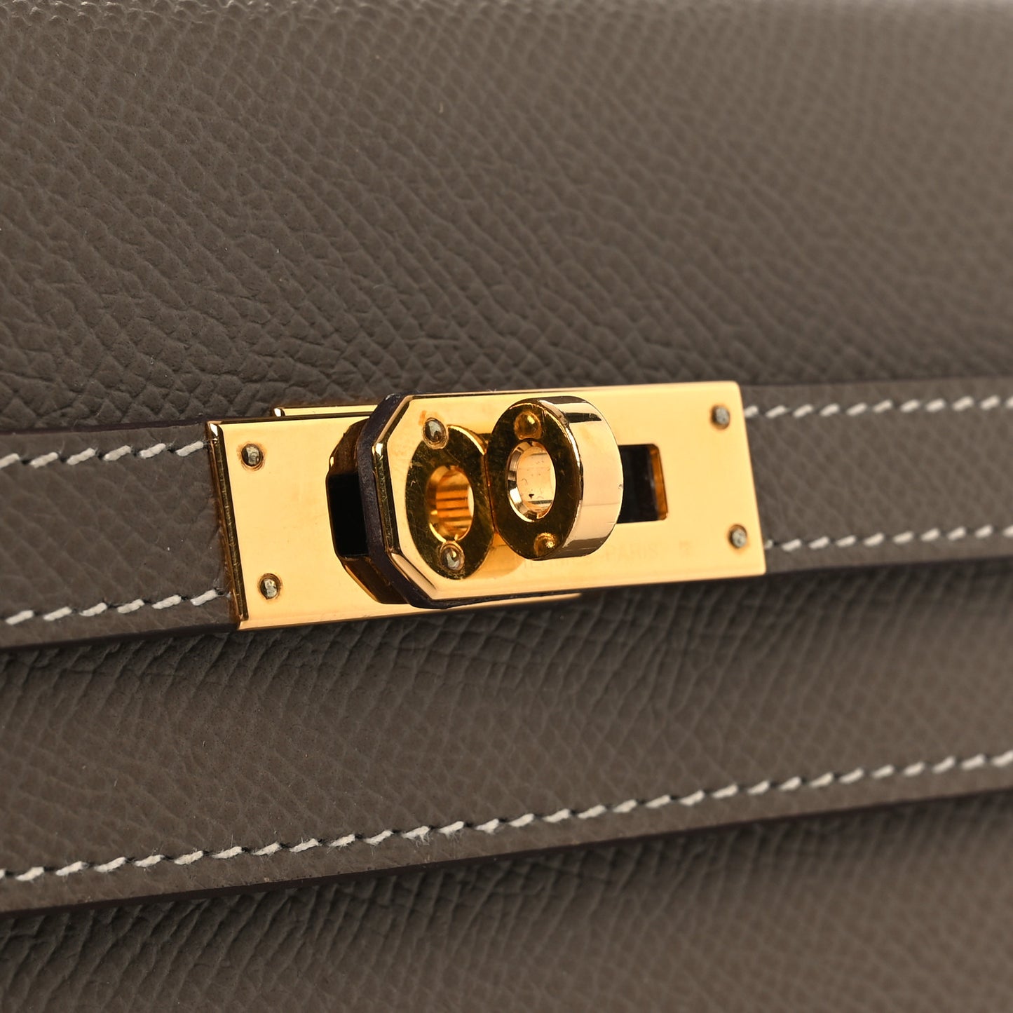 Epsom Kelly Longue Wallet Etoupe