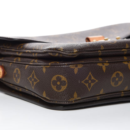 Louis Vuitton Monogram Pochette Metis 5 of 9