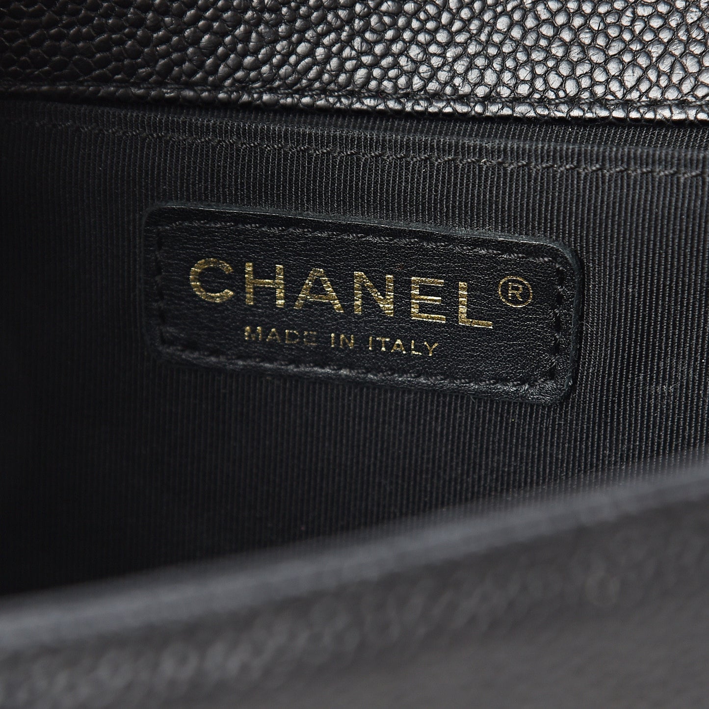 Caviar Quilted Medium Boy Flap Black