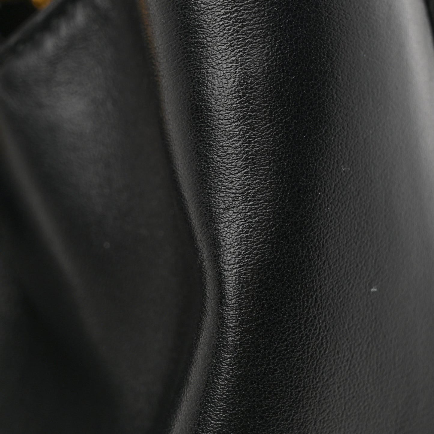 Calfskin Matelasse Medium GG Marmont Tote Black