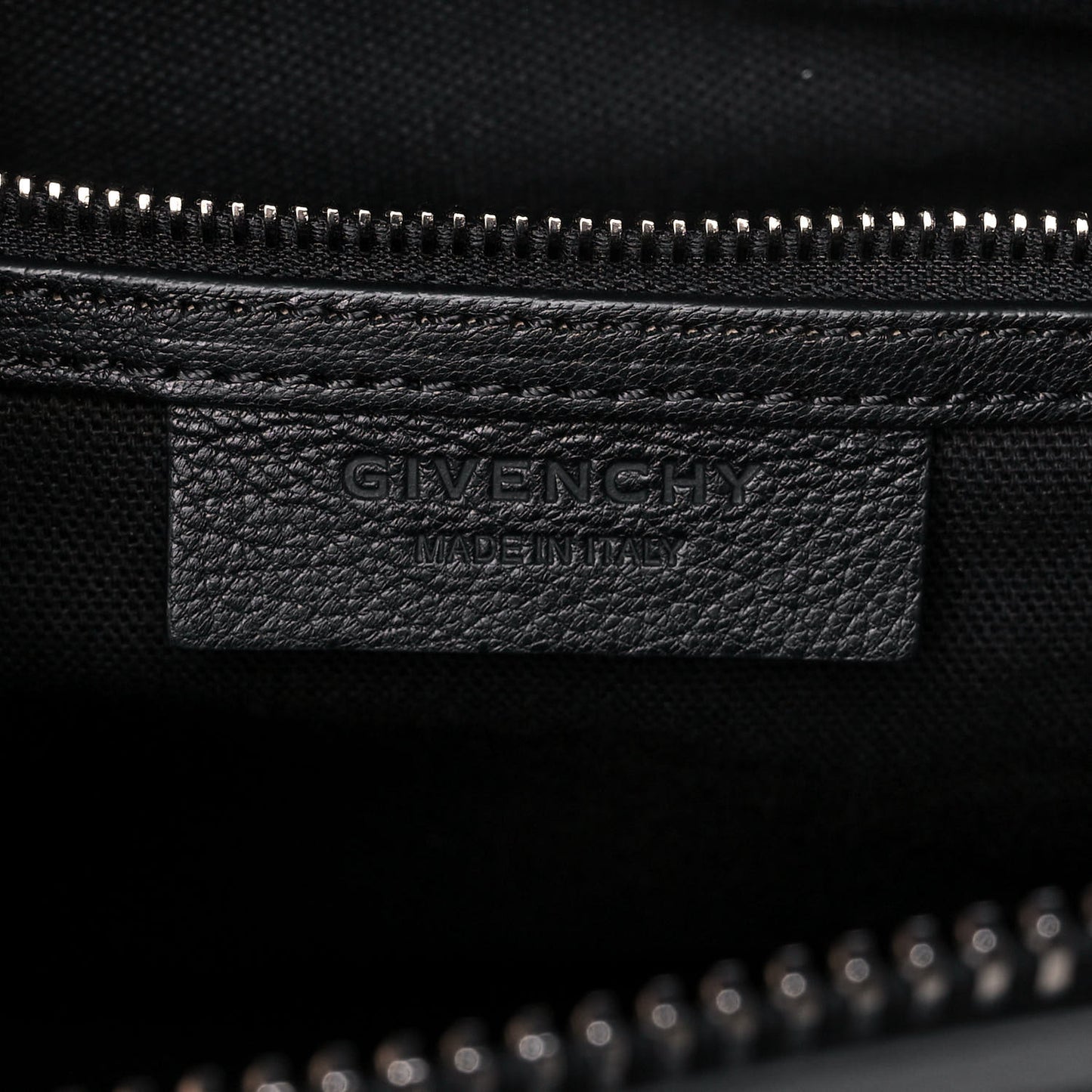 Sugar Goatskin Medium Antigona Black