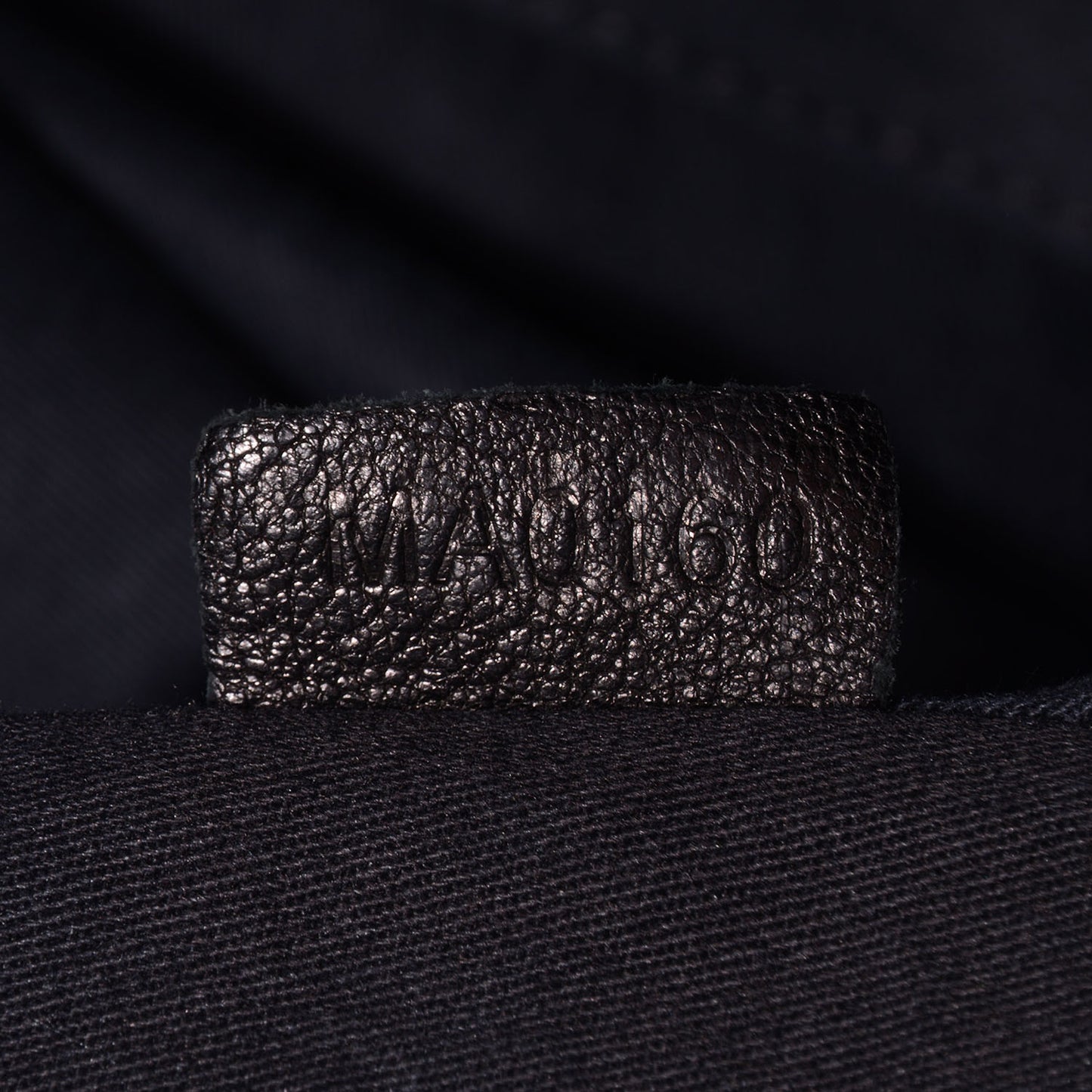 Grained Calfskin Large Nightingale Black