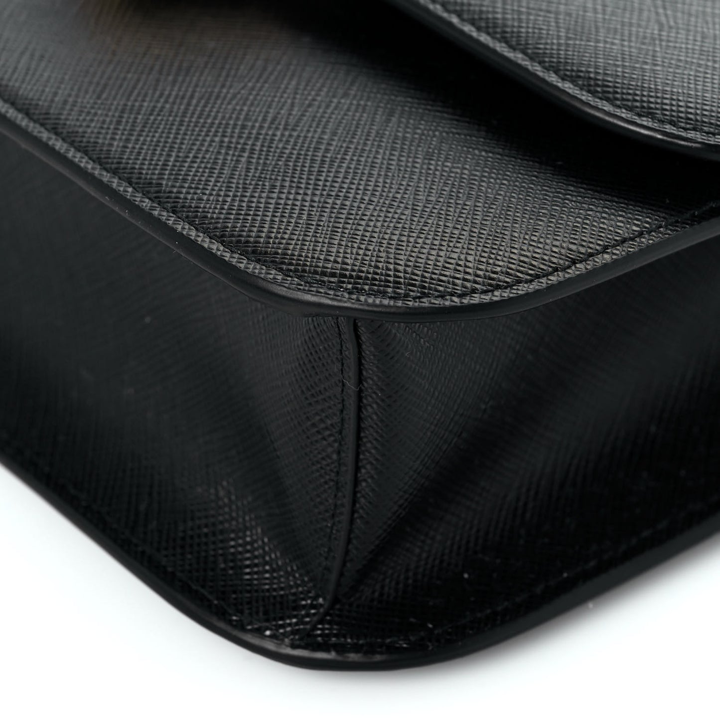 Saffiano Cuir Triangle Embleme Flap Shoulder Bag Black