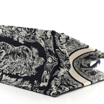 Christian Dior Canvas Embroidered Small Dioriviera Toile De Jouy Book Blue 10 of 10