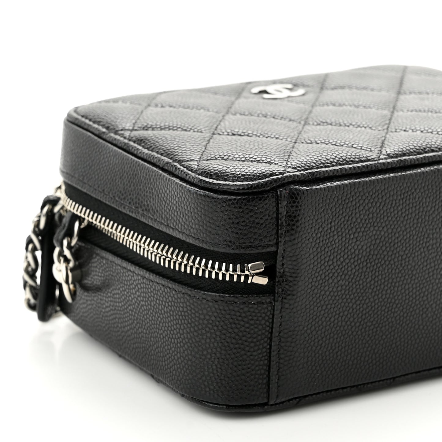 Caviar Quilted CC Vanity Case With Chain Black