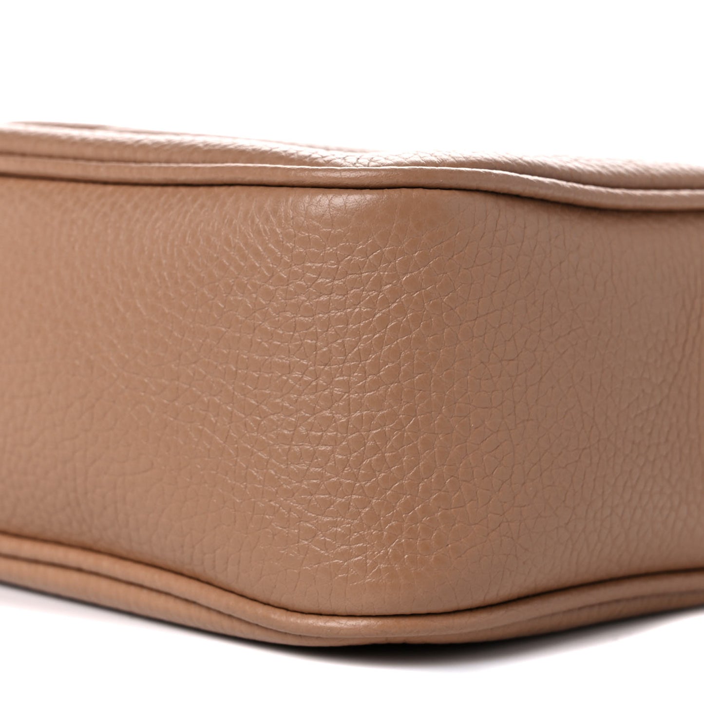 Pebbled Calfskin Small Soho Disco Bag Camelia