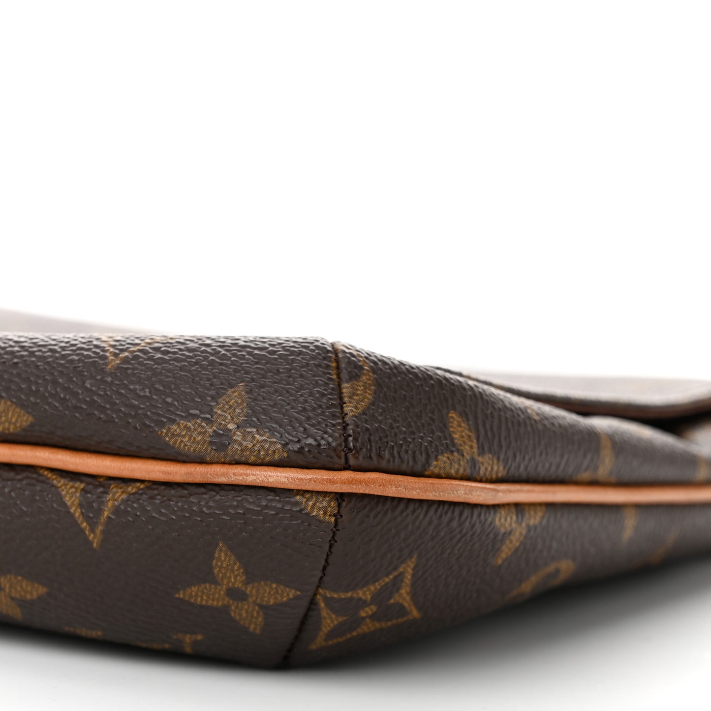 Monogram Musette Tango