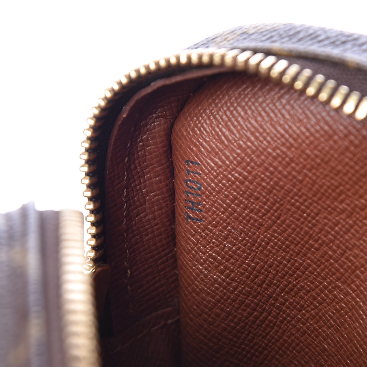 Louis Vuitton Monogram Amazone 7 of 15