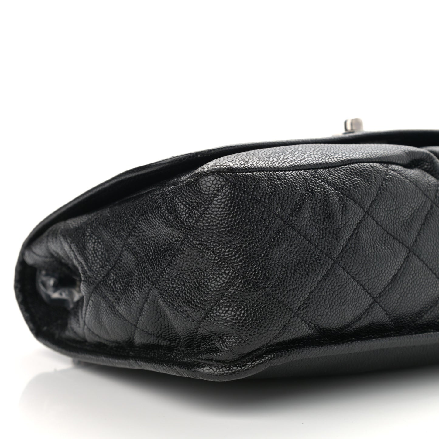 Grained Calfskin Large Natural Beauty Flap Black
