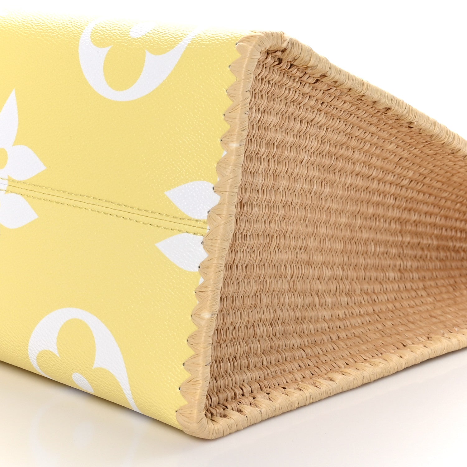 Louis Vuitton Monogram Giant By The Pool Guam Onthego GM Light Pink 8 of 10