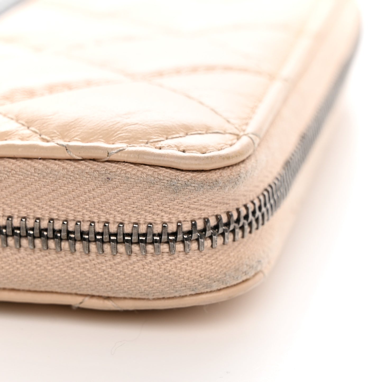 Aged Calfskin Quilted Small Gabrielle Zip Around Wallet Beige Black