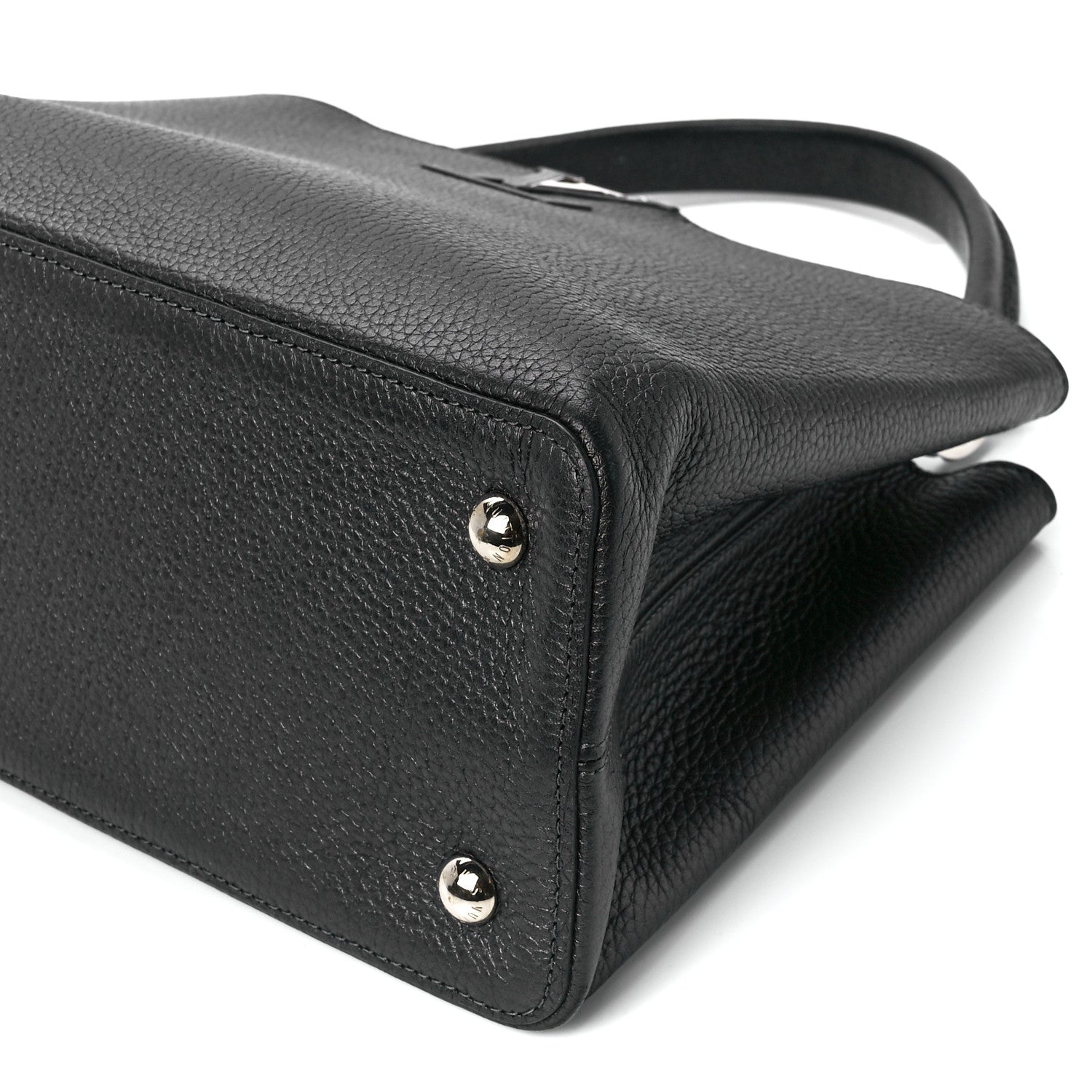 Louis Vuitton Taurillon Capucines MM Platino 10 of 10