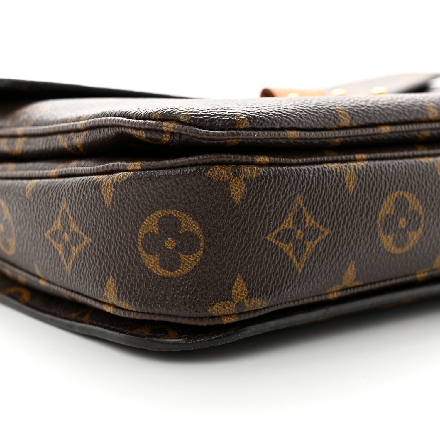 Louis Vuitton Monogram Pochette Metis 8 of 9