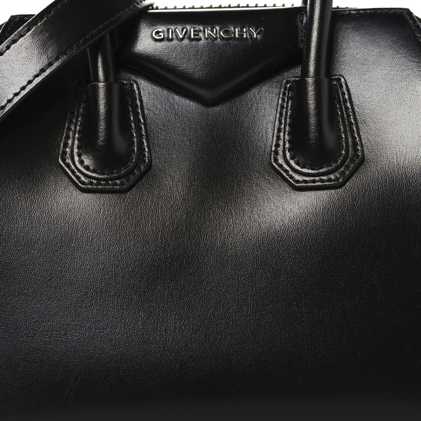 Shiny Lord Calfskin Mini Antigona Black