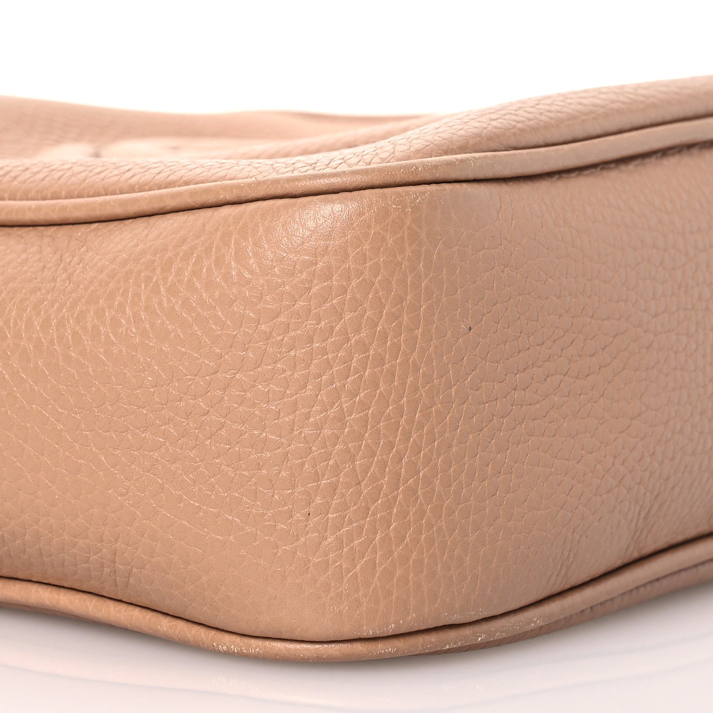 Pebbled Calfskin Small Soho Disco Bag Camelia