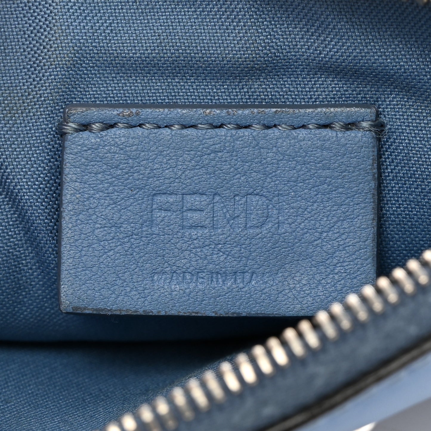 Vitello Cruise F is Fendi Zip Card Holder Nebula