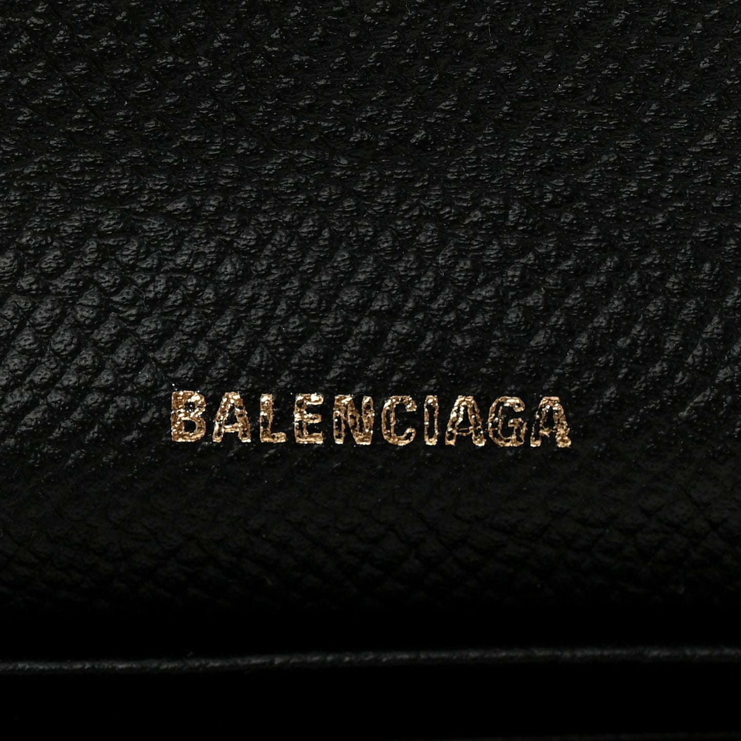 Signature Grained Calfskin Logo Ville Wallet on Chain Black
