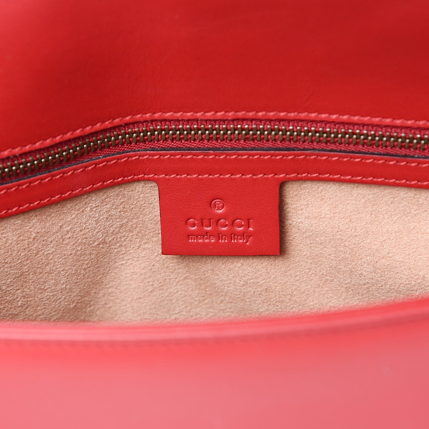 Calfskin Matelasse Small GG Marmont Shoulder Bag Hibiscus Red