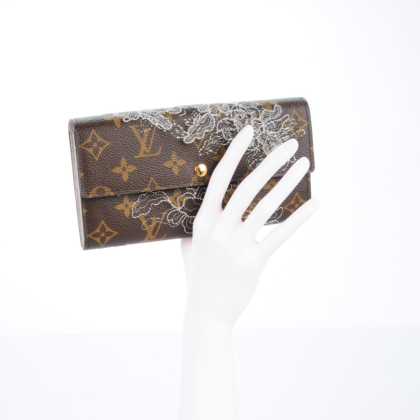 Monogram Dentelle Sarah Wallet Silver
