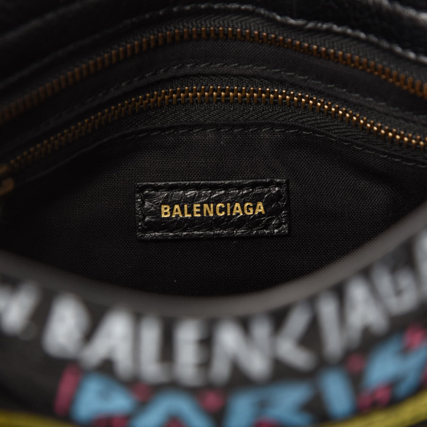 Agneau Arena Graffiti All Over Classic Hardware Mini City Black Multicolor