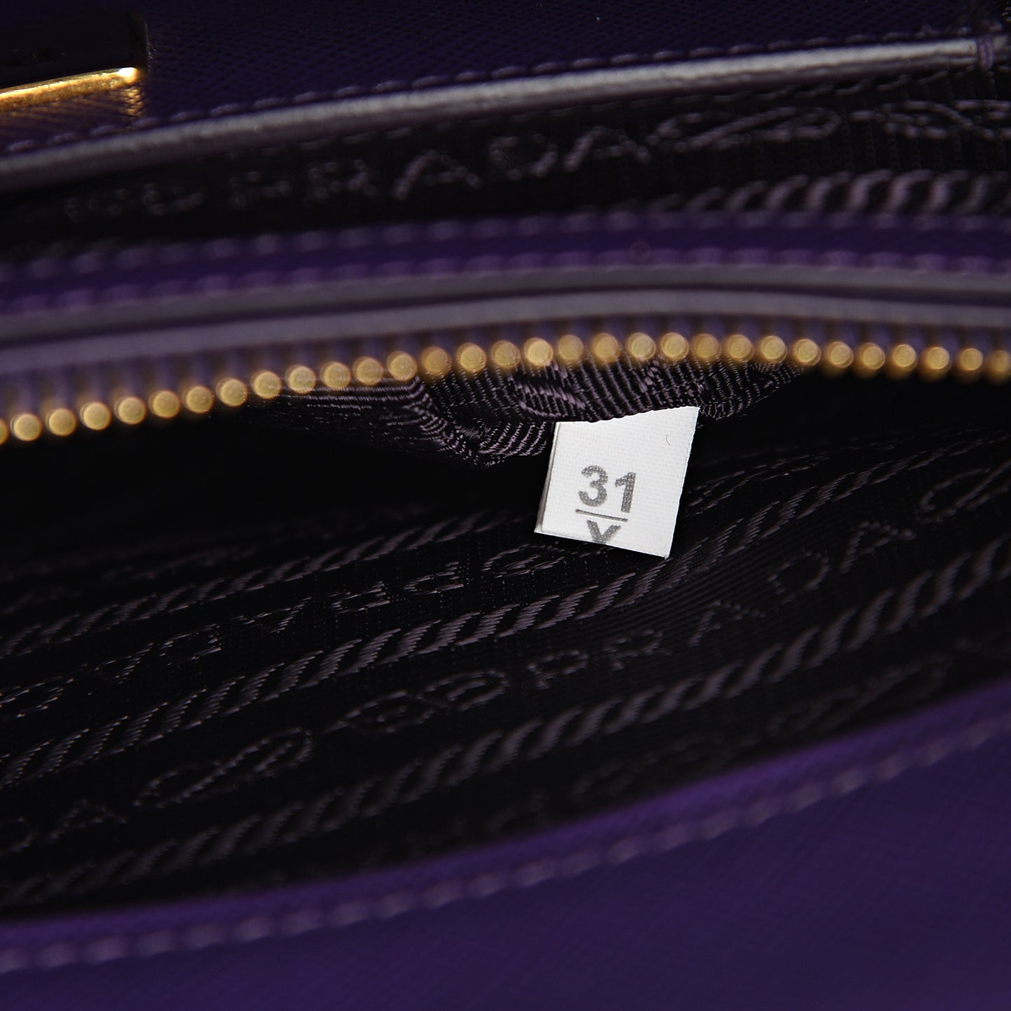 Saffiano Medium Galleria Double Zip Tote Viola