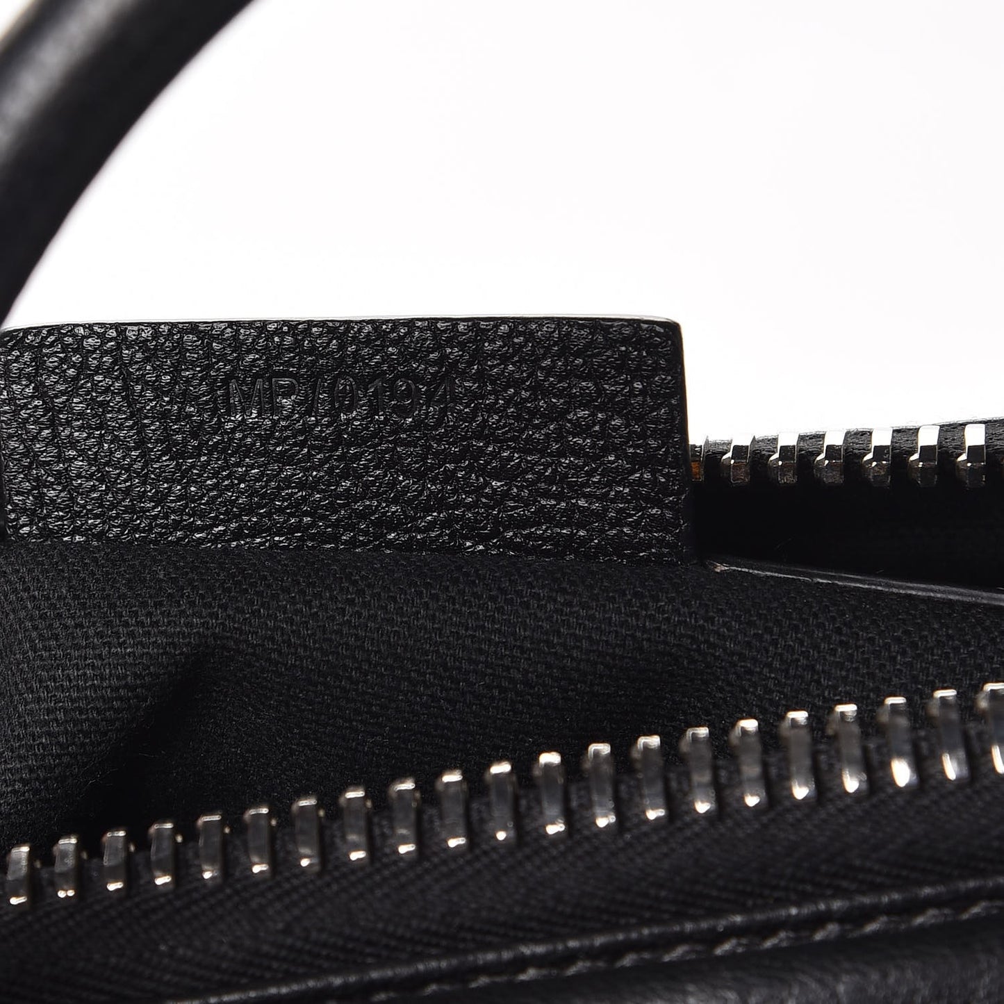 Sugar Goatskin Medium Antigona Black