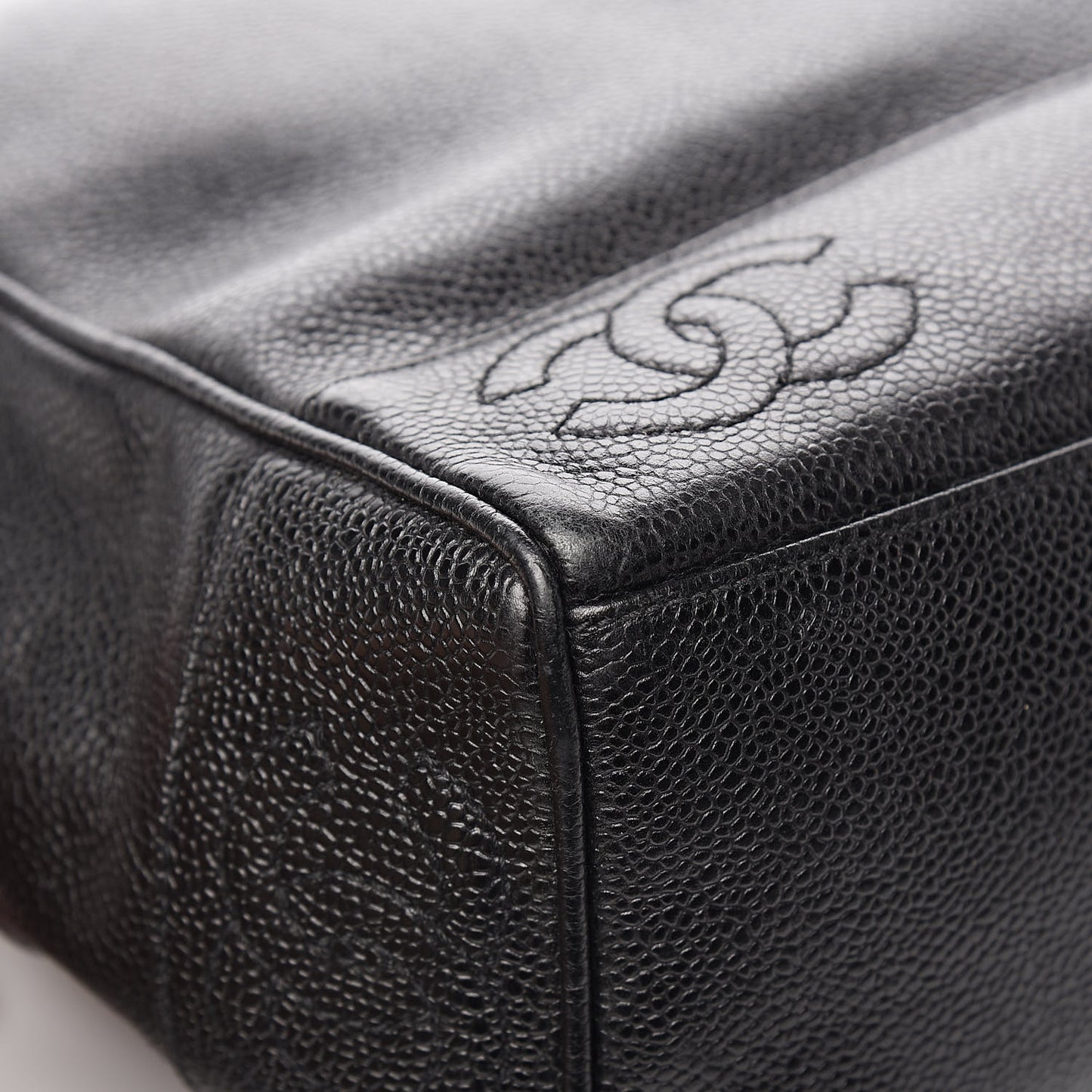 Caviar Shoulder Bag Black