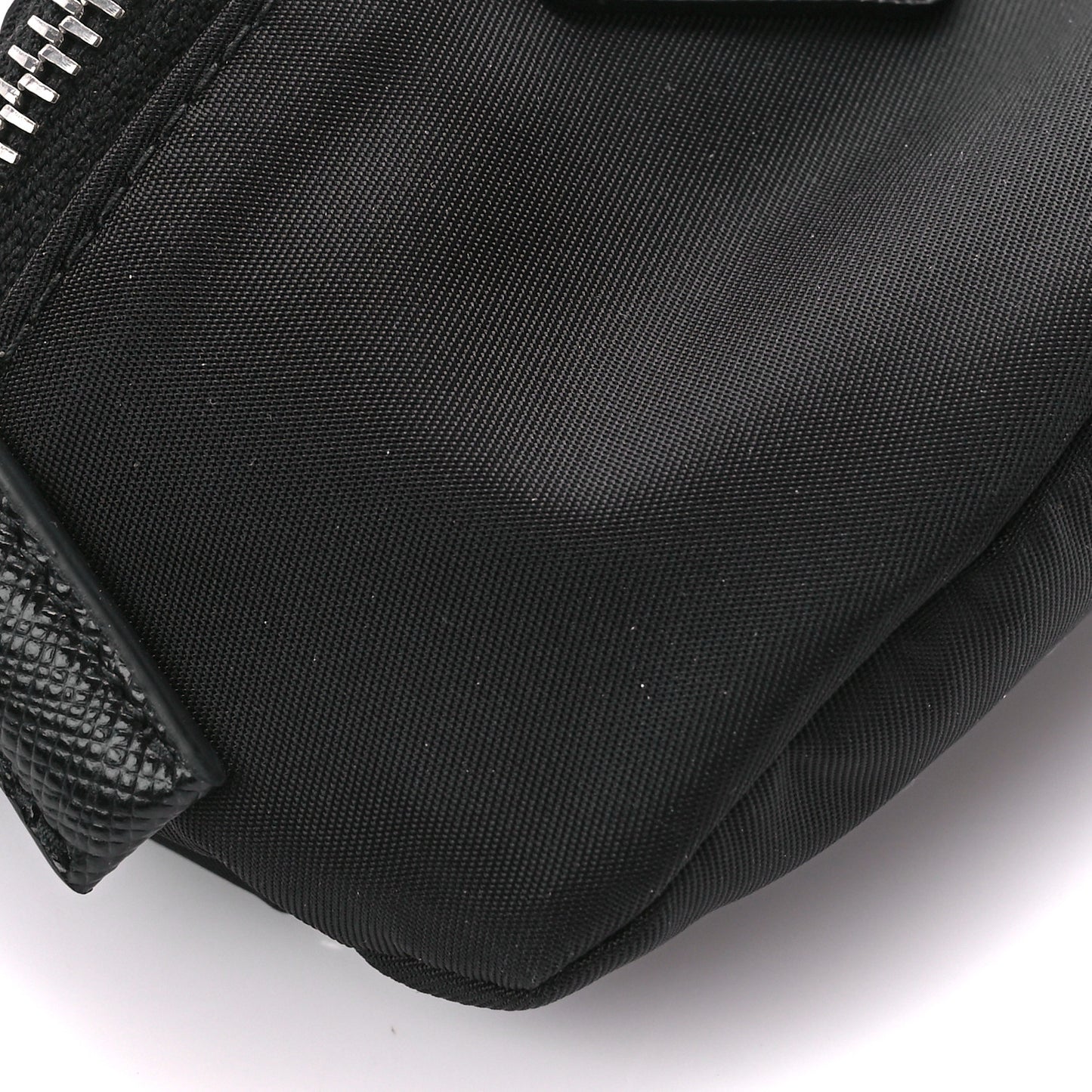 Tessuto Nylon Wrist Pouch Black