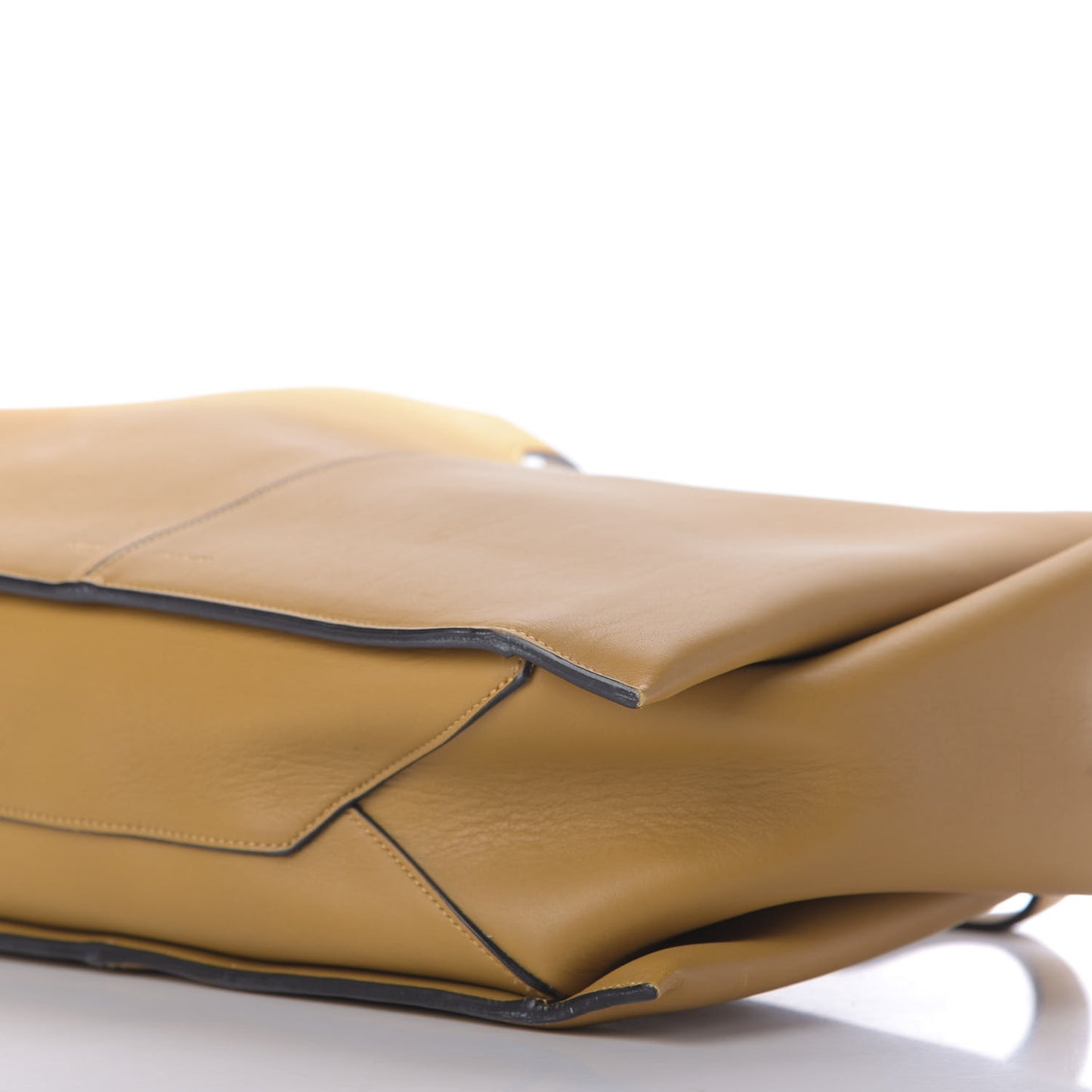 Supple Natural Calfskin Medium Tri-Fold Bag Blonde