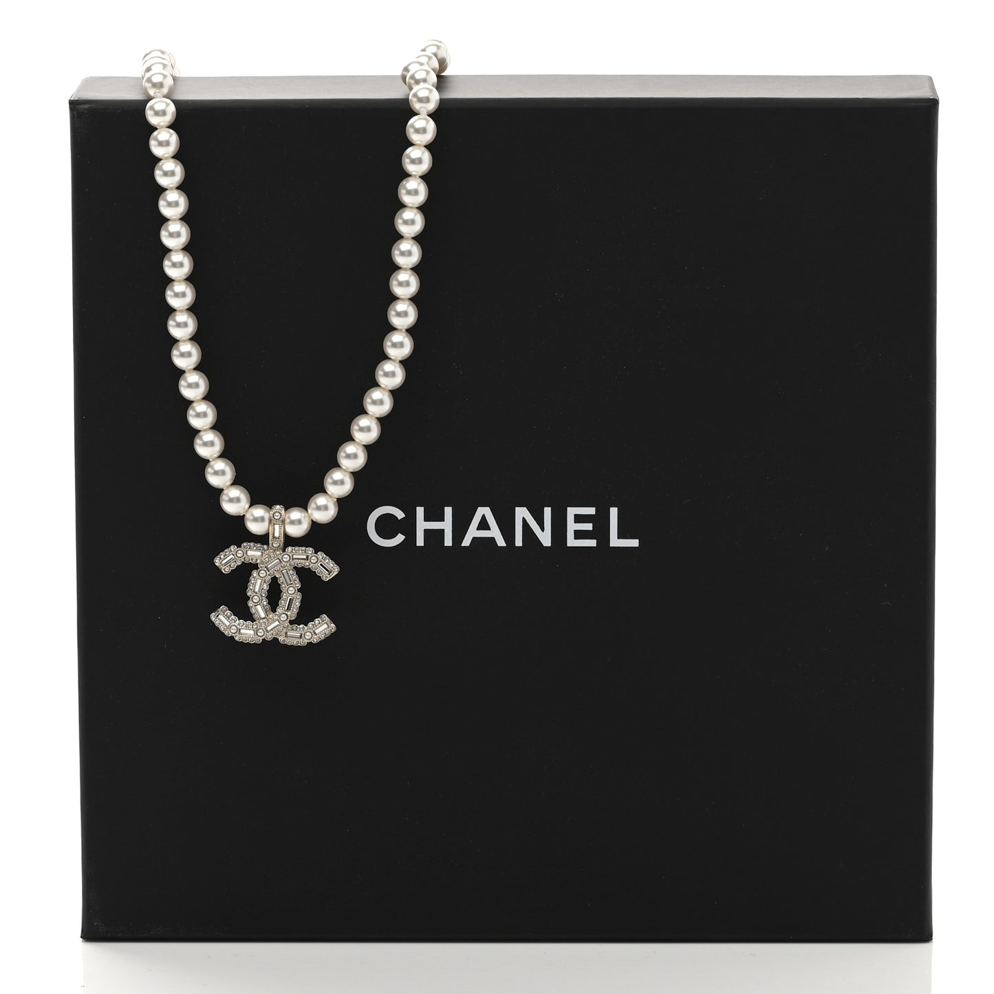 Pearl Crystal Baguette CC Short Necklace Gold
