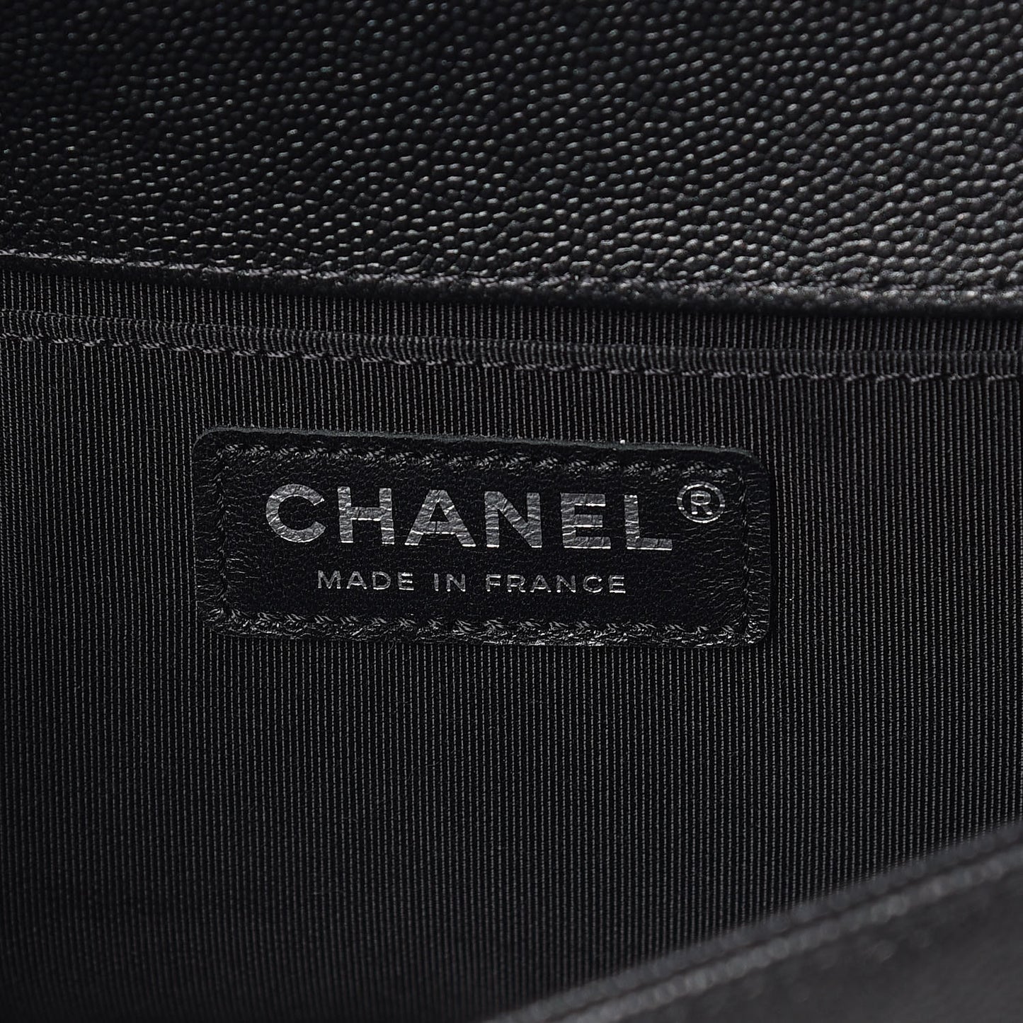 Caviar Quilted Medium Boy Flap So Black