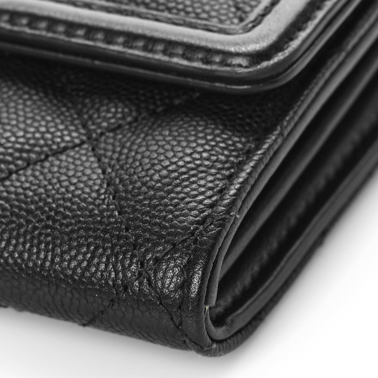 Caviar Quilted Medium Filigree Flap Wallet Black