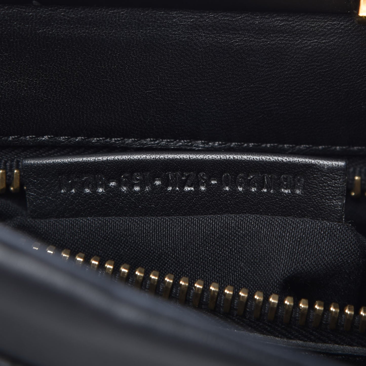 Vitello Seta Shiny Nappa Medium Peekaboo Iconic Satchel Black