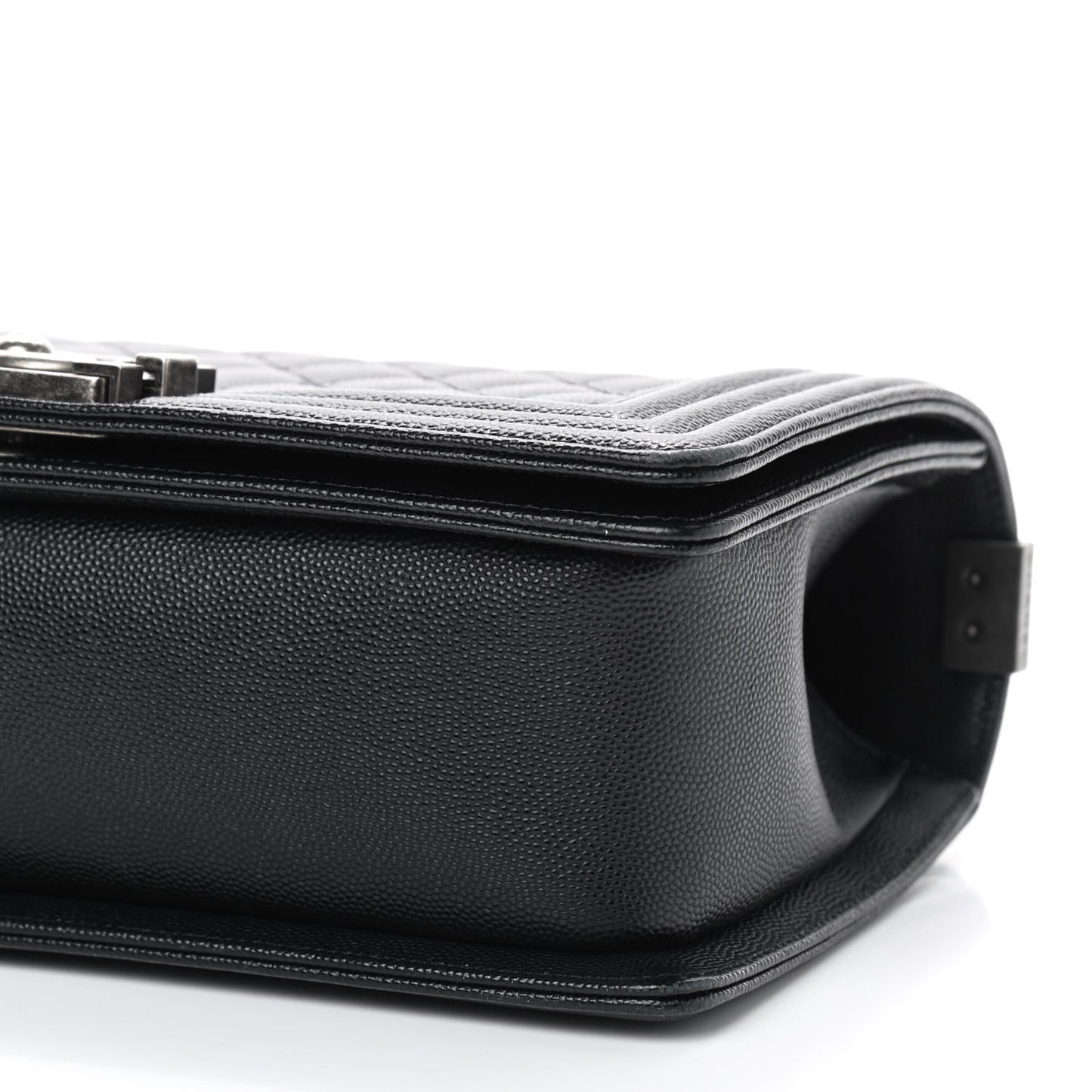 Caviar Quilted Medium Boy Flap Black
