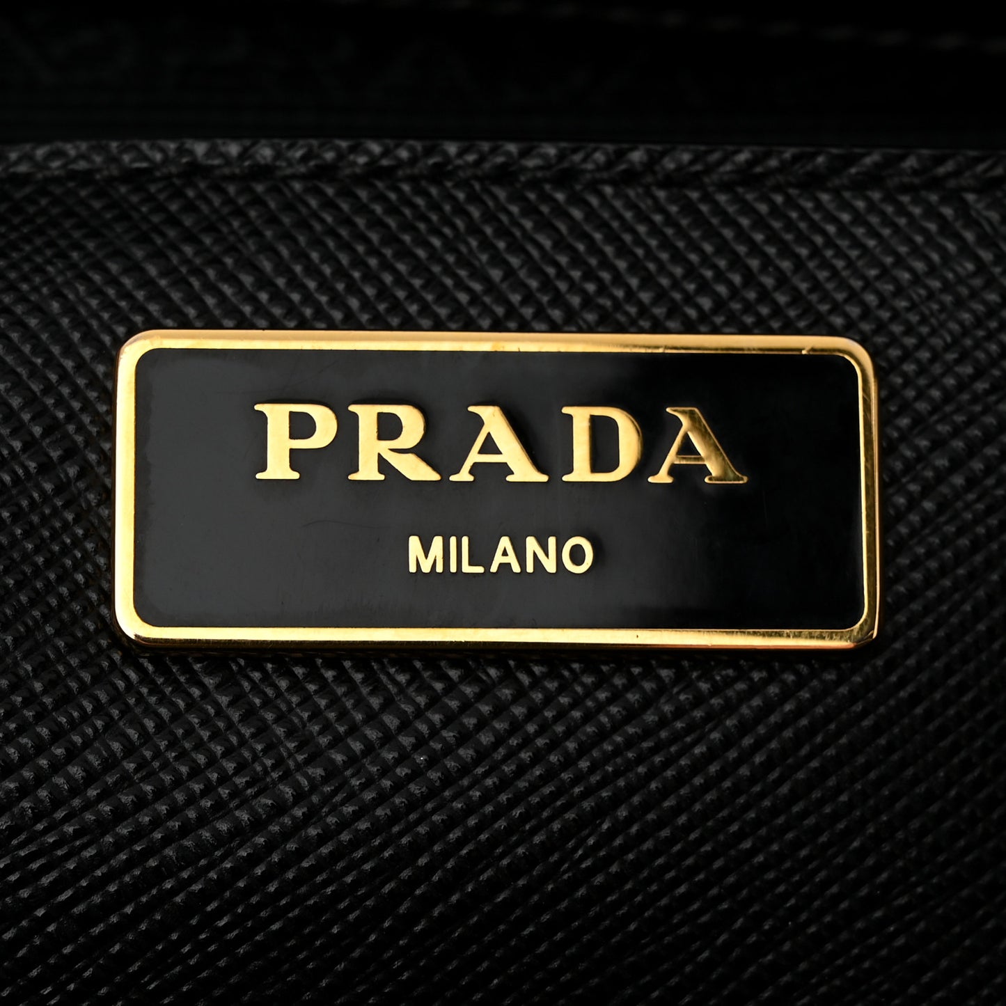 Saffiano Medium Galleria Double Zip Tote Black