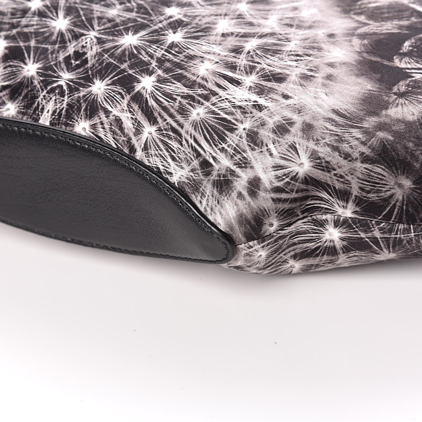 Silk Dandelion Print De Manta Clutch Black