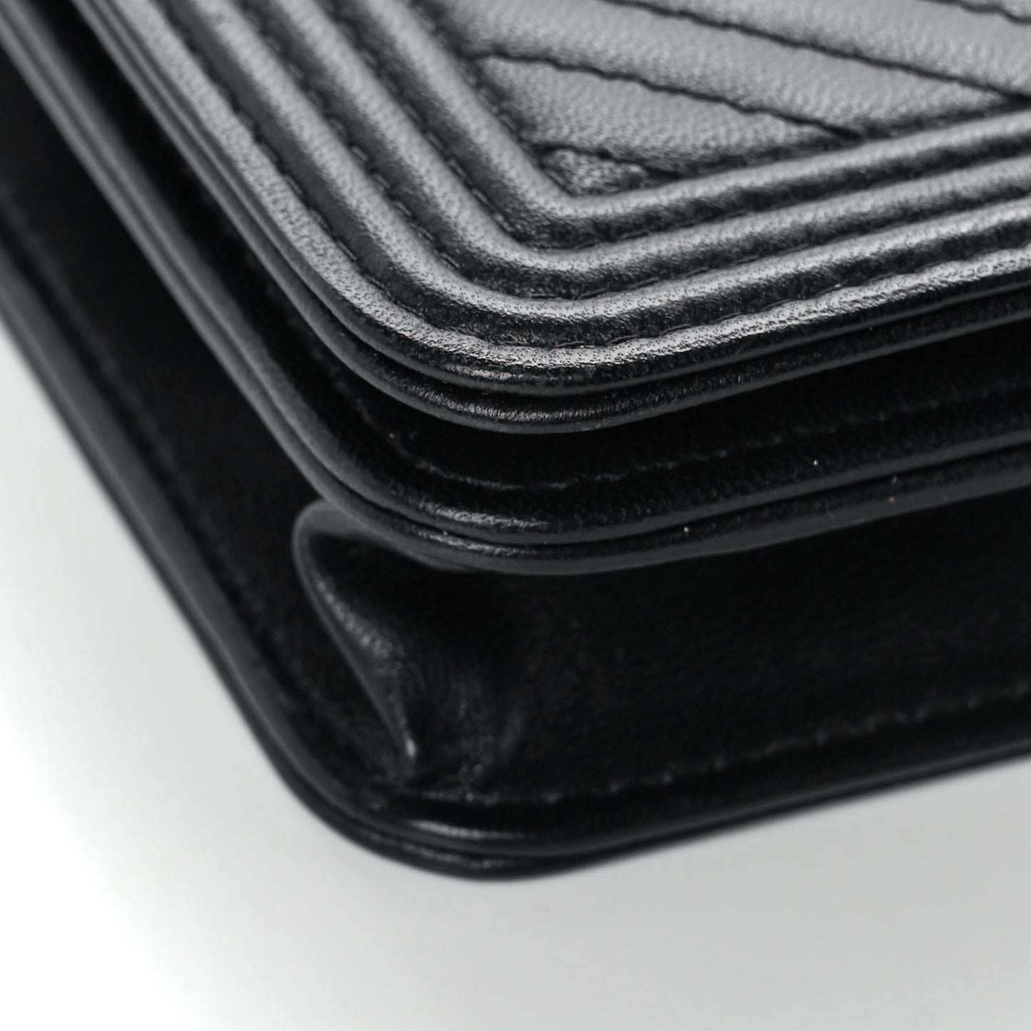 Calfskin Chevron Boy Wallet On Chain WOC Black