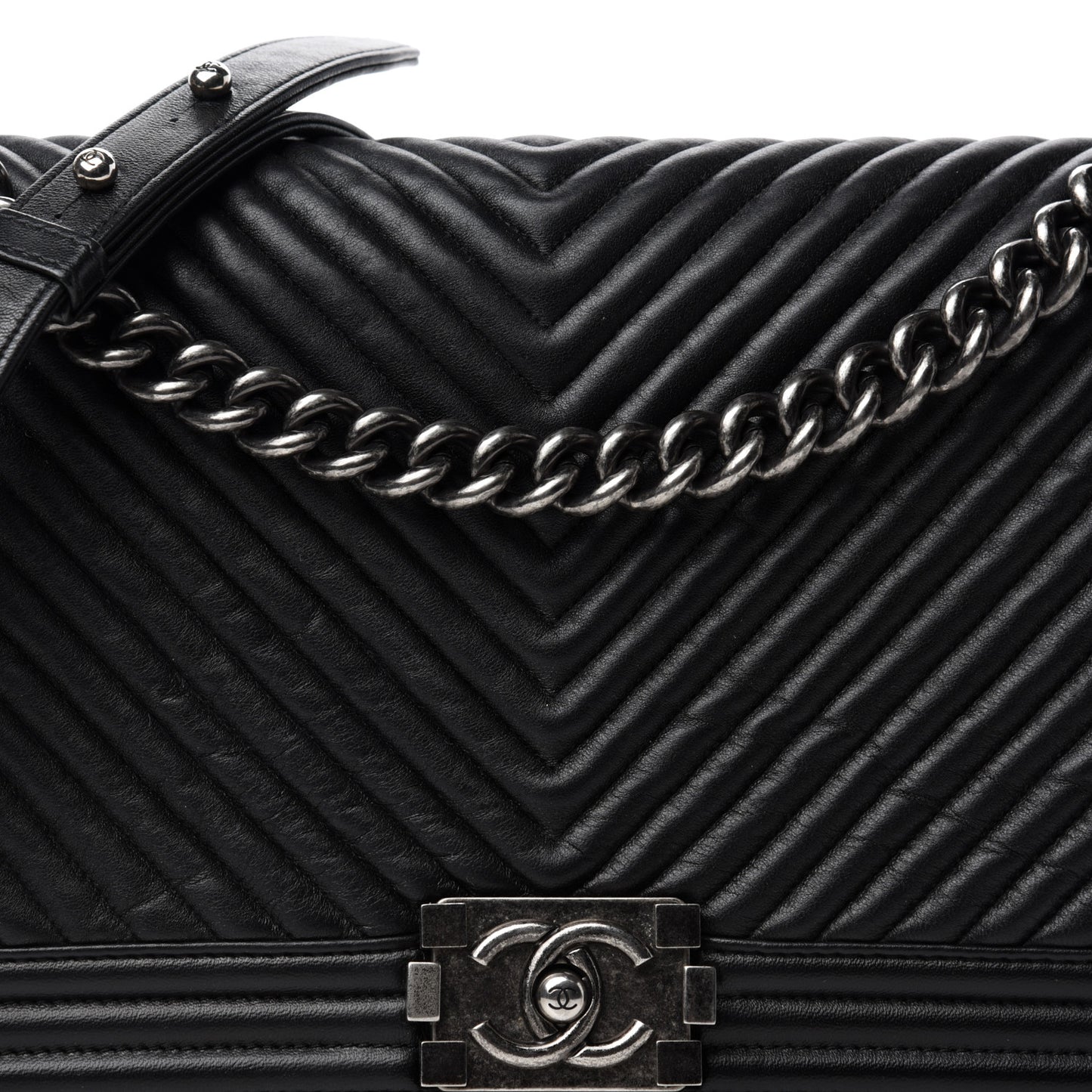 Calfskin Chevron Quilted New Medium Boy Flap Black