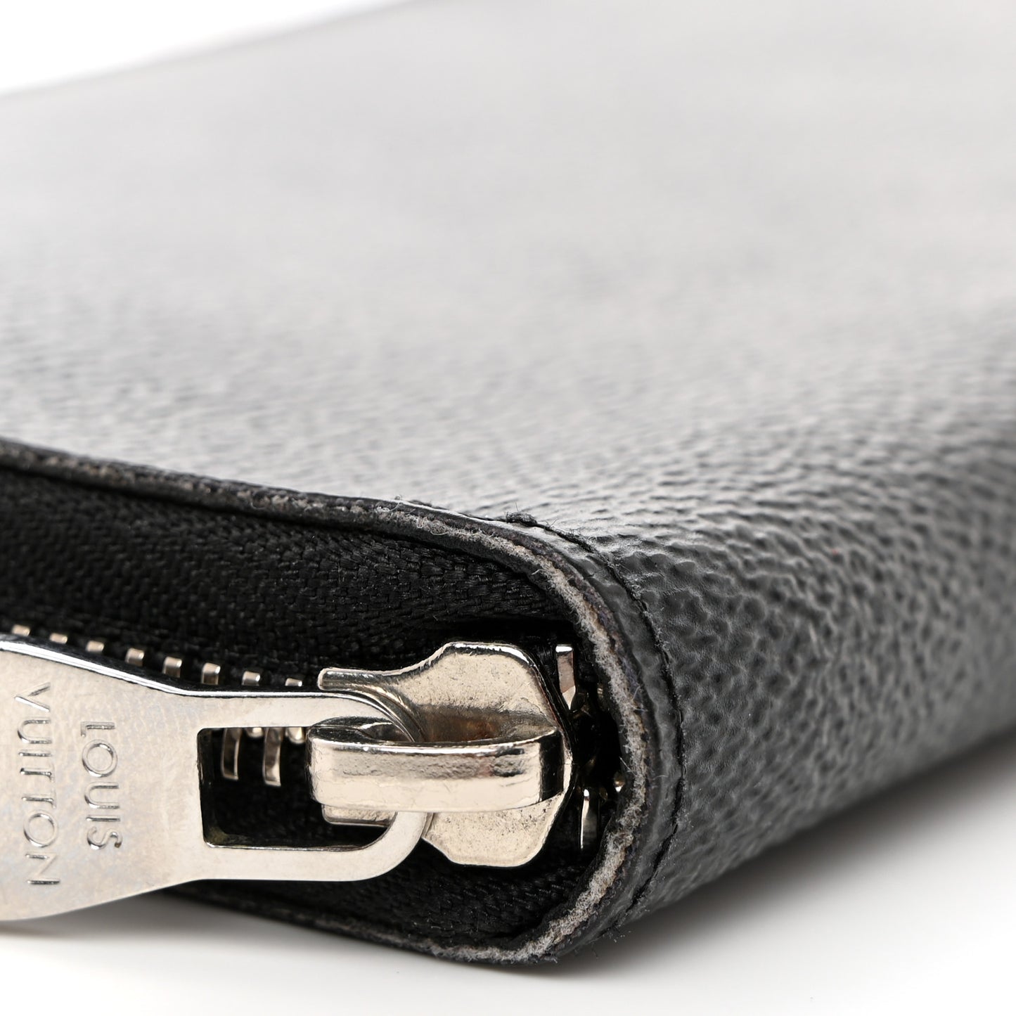 Damier Graphite Zippy Organizer Wallet