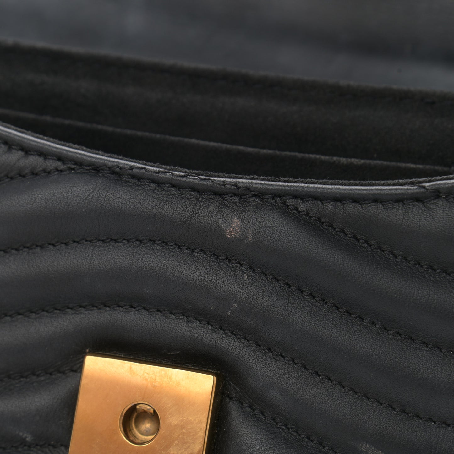 Calfskin New Wave Chain MM Black